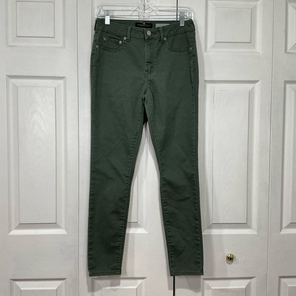 🍓 Aeropostale Sage Green High Waisted Jegging - Size 6